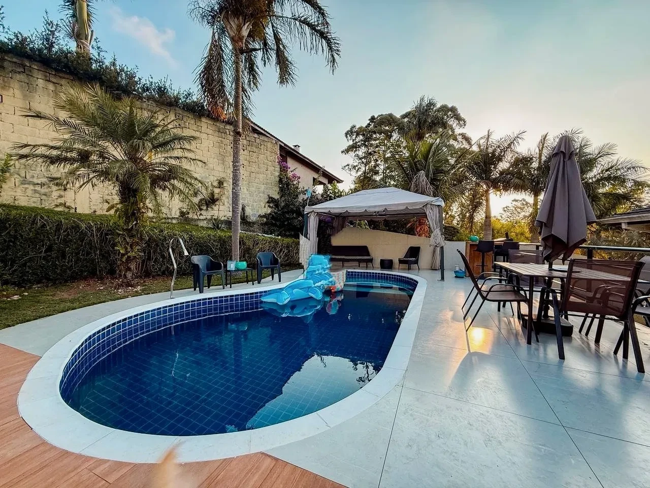 Imagem Casa de Condomínio com 4 Quartos à Venda, 368 m² em Jardim Indaiá - Embu das Artes