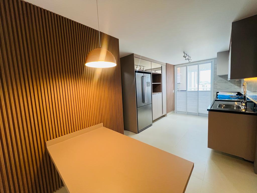 Imagem Apartamento com 3 Quartos à Venda, 181 m²em Cambuí - Campinas