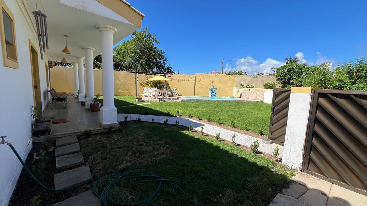 Imagem Casa com 3 Quartos para Alugar, 200 m²em Buraquinho - Lauro de Freitas