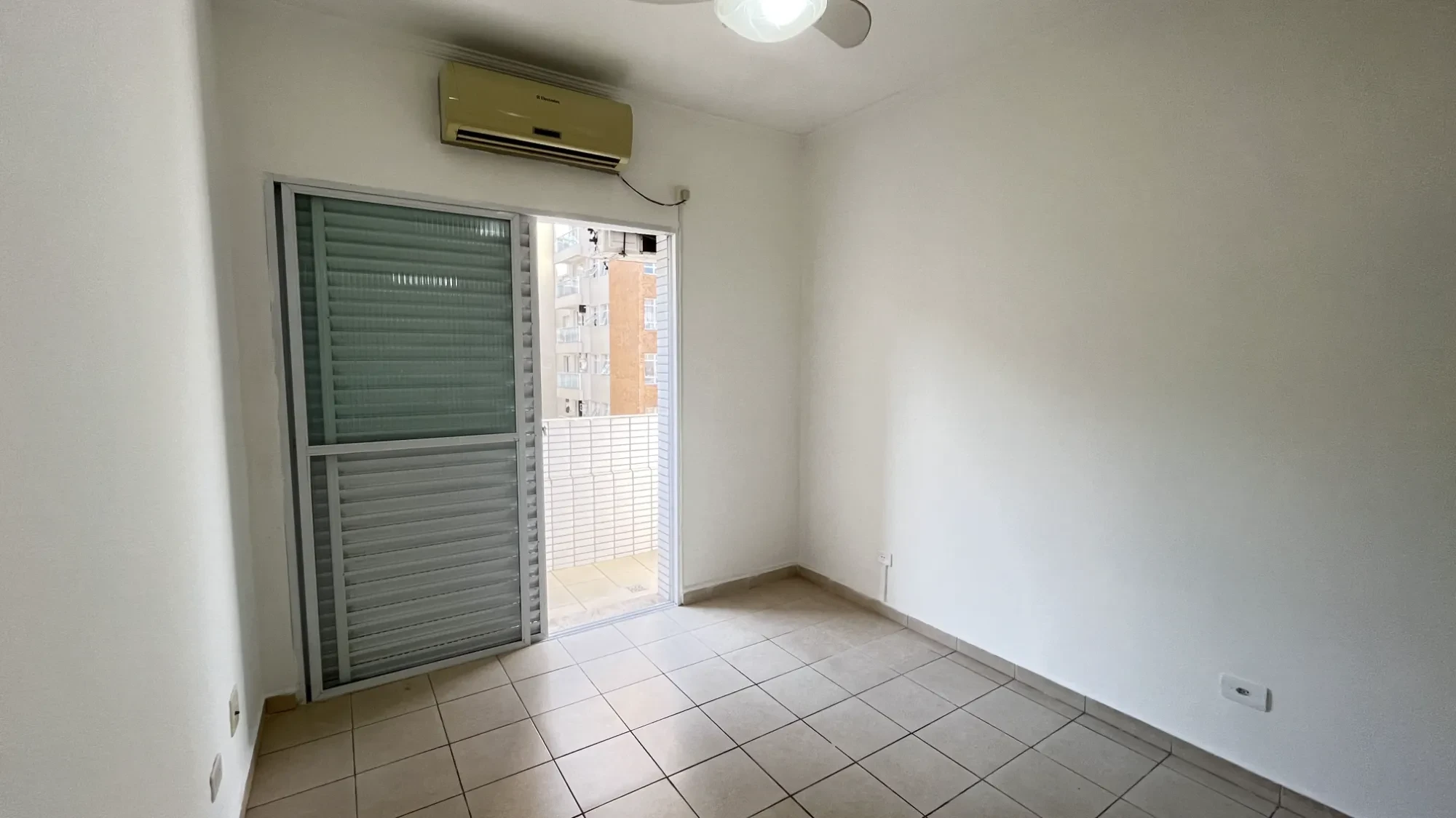 Imagem Apartamento com 1 Quarto à Venda ou Locação, 48 m² em Gonzaga - Santos