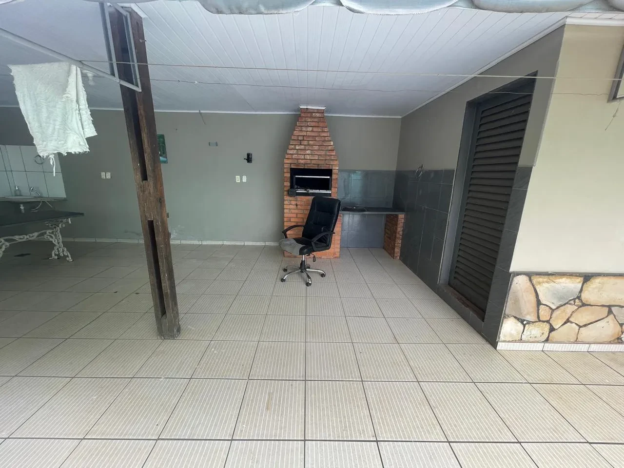 Imagem Casa com 4 Quartos para Alugar, 250 m² em Jardim Tropical - Cuiabá
