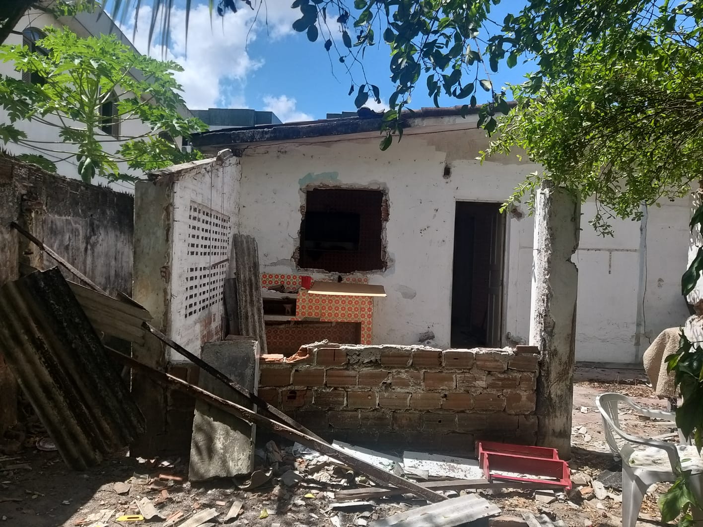 Foto do imóvel: Terreno à Venda, 1.000 m² em Várzea - Recife