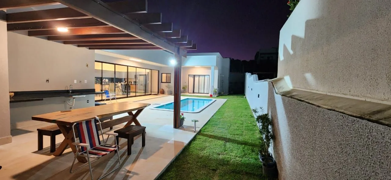 Imagem Casa de Condomínio com 3 Quartos à Venda, 210 m²em Cajupiranga - Parnamirim