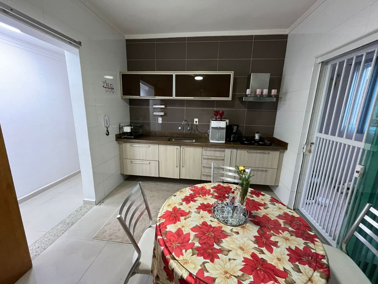 Foto do imóvel: Casa com 4 Quartos à Venda, 239 metros em Embaré - Santos