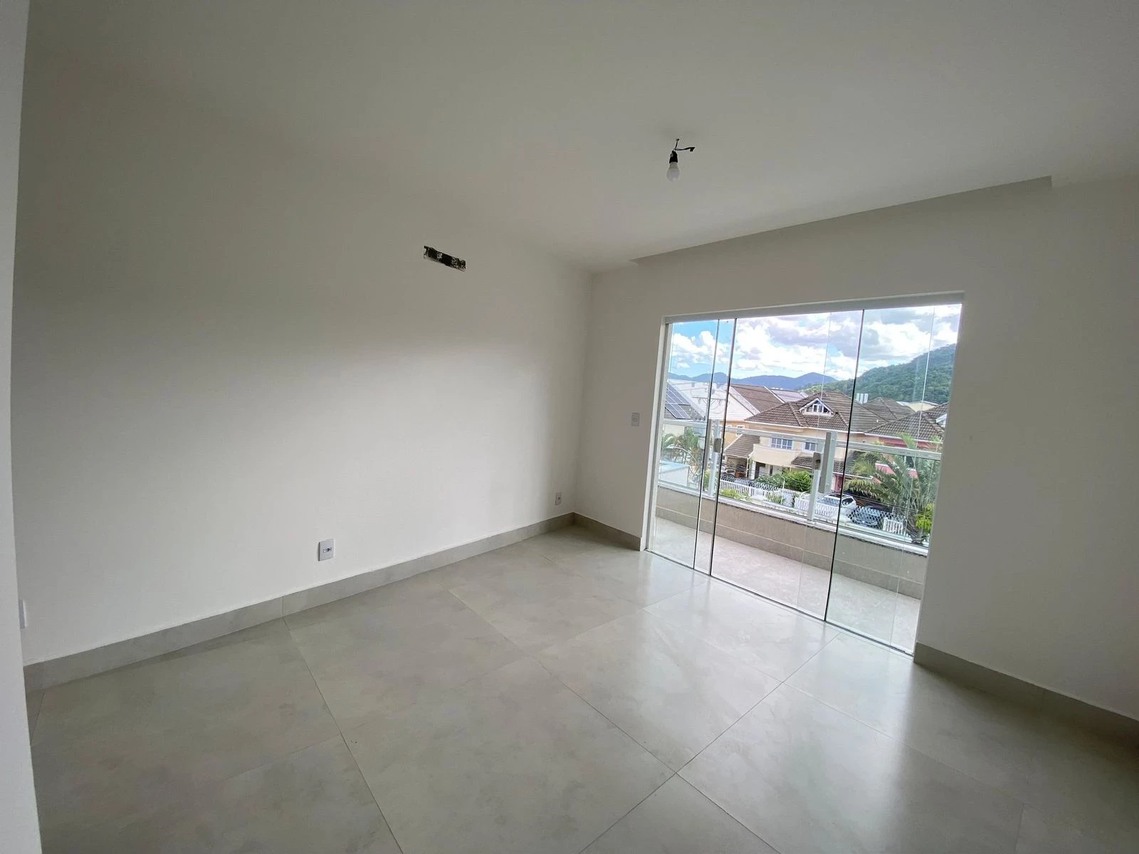 Foto do imóvel: Casa de Condomínio com 4 Quartos à Venda ou Locação, 20 m² em Vargem Pequena - Rio de Janeiro