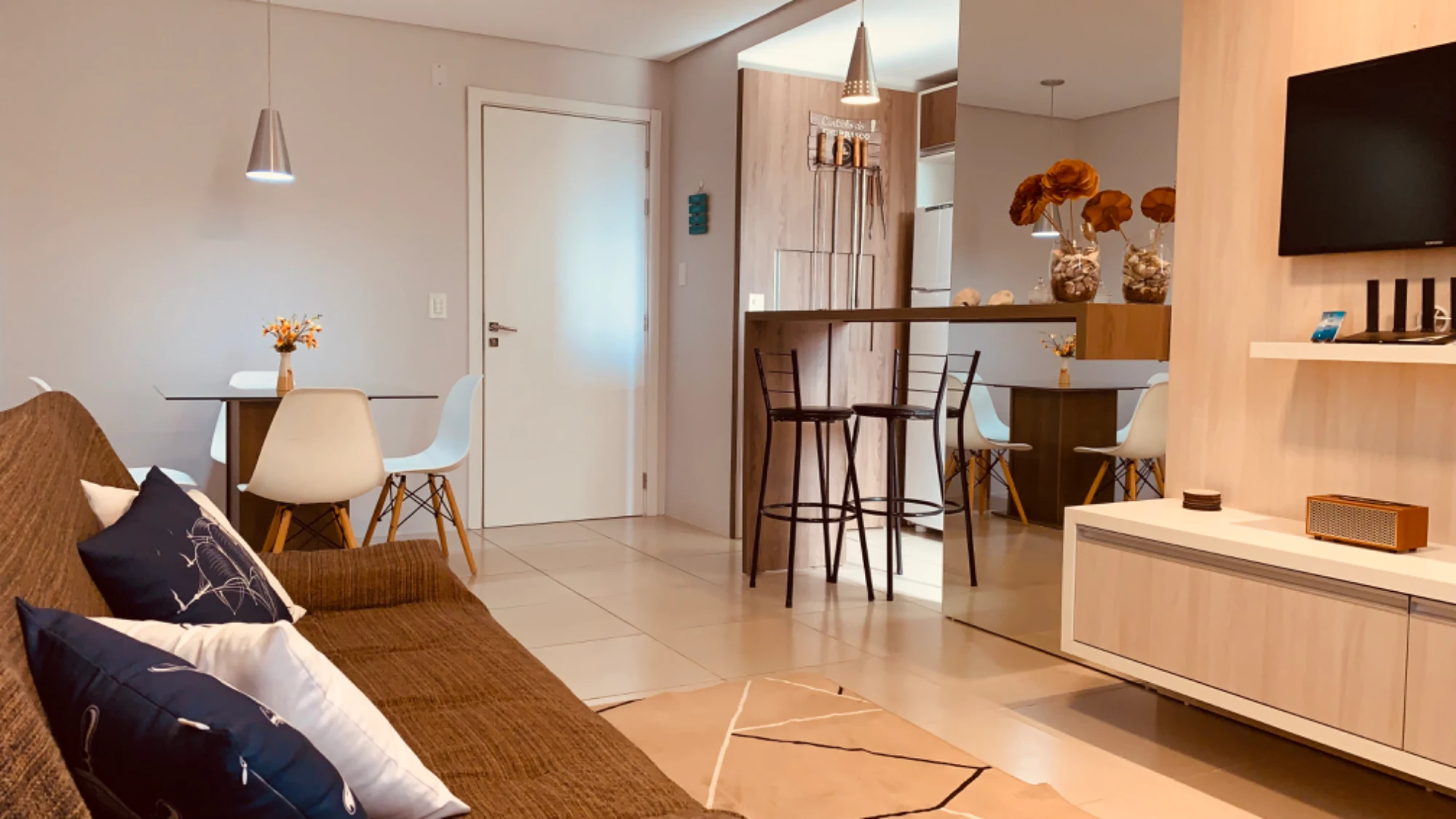 Imagem Apartamento com 2 Quartos à Venda, 59 metros em Torres - Torres