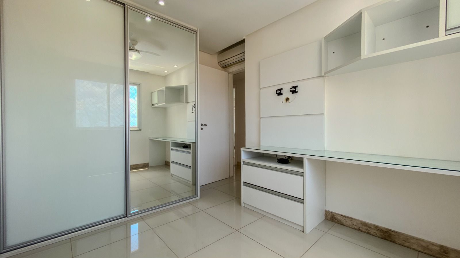 Imagem Apartamento com 3 Quartos para Alugar, 87 m²em Centro - Lauro de Freitas