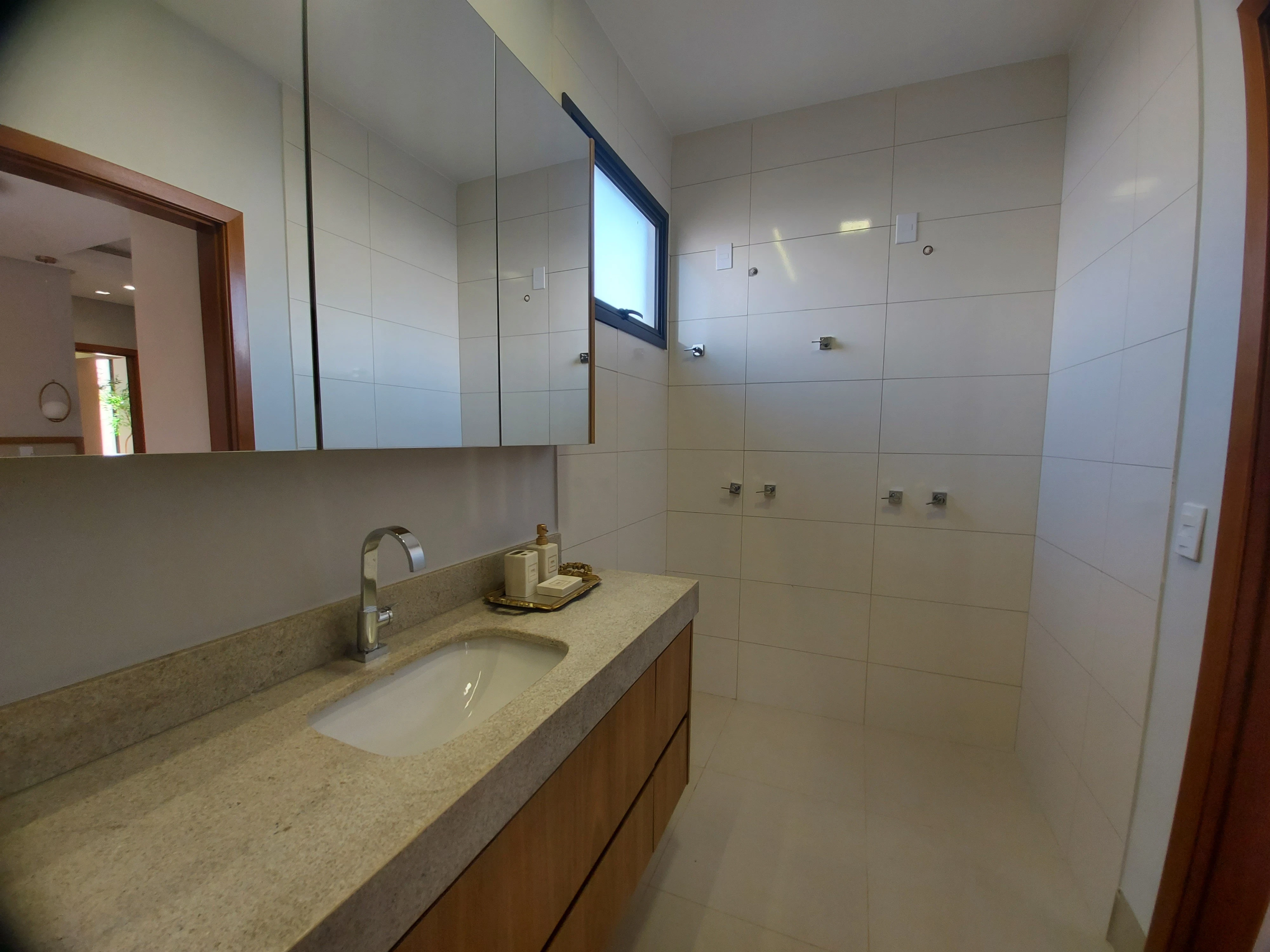 Imagem Casa de Condomínio com 3 Quartos à Venda, 135 m² em Sítios Santa Luzia - Aparecida de Goiânia