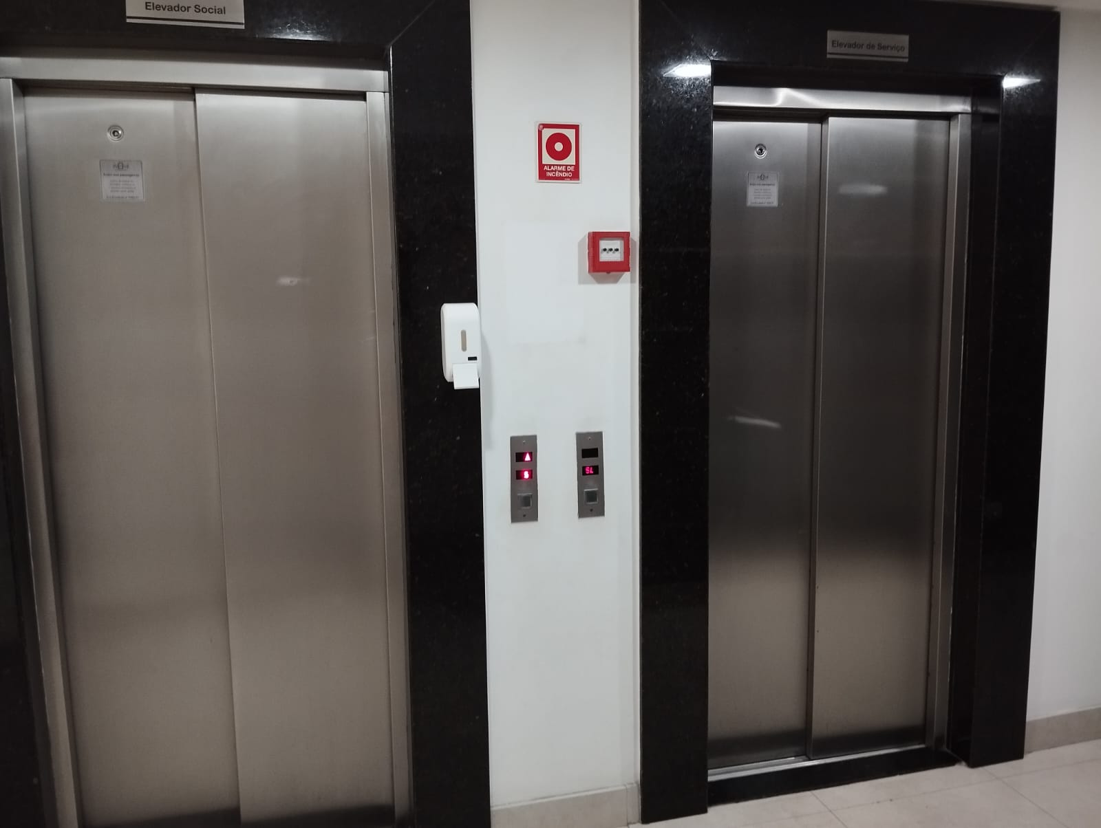 Imagem Apartamento com 4 Quartos à Venda, 110 m²em Praia da Costa - Vila Velha