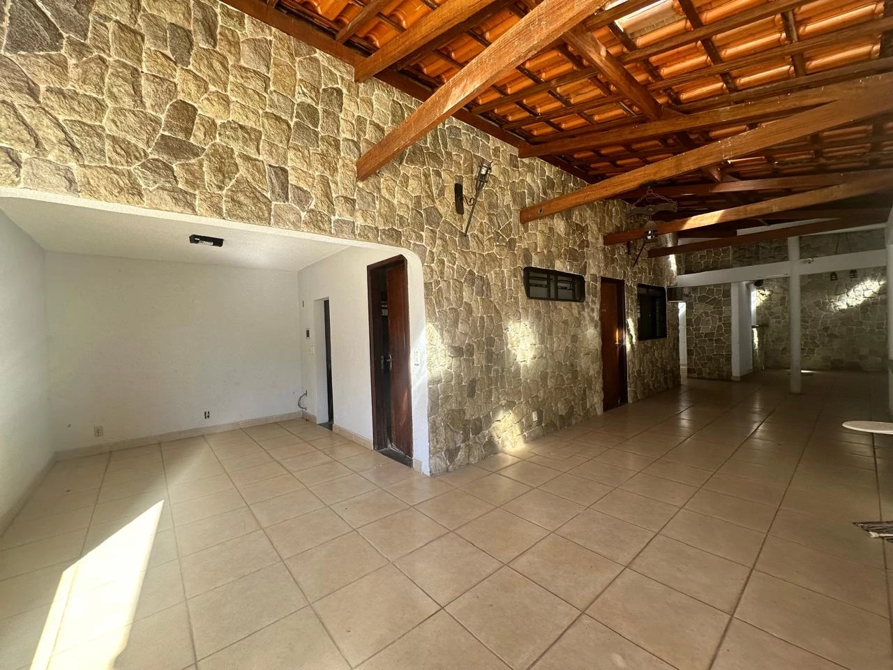 Imagem Sobrado com 6 Quartos à Venda, 411 m² em Setor Jaó - Goiânia Imagem Sobrado com 6 Quartos à Venda, 411 m² em Setor Jaó - Goiânia
