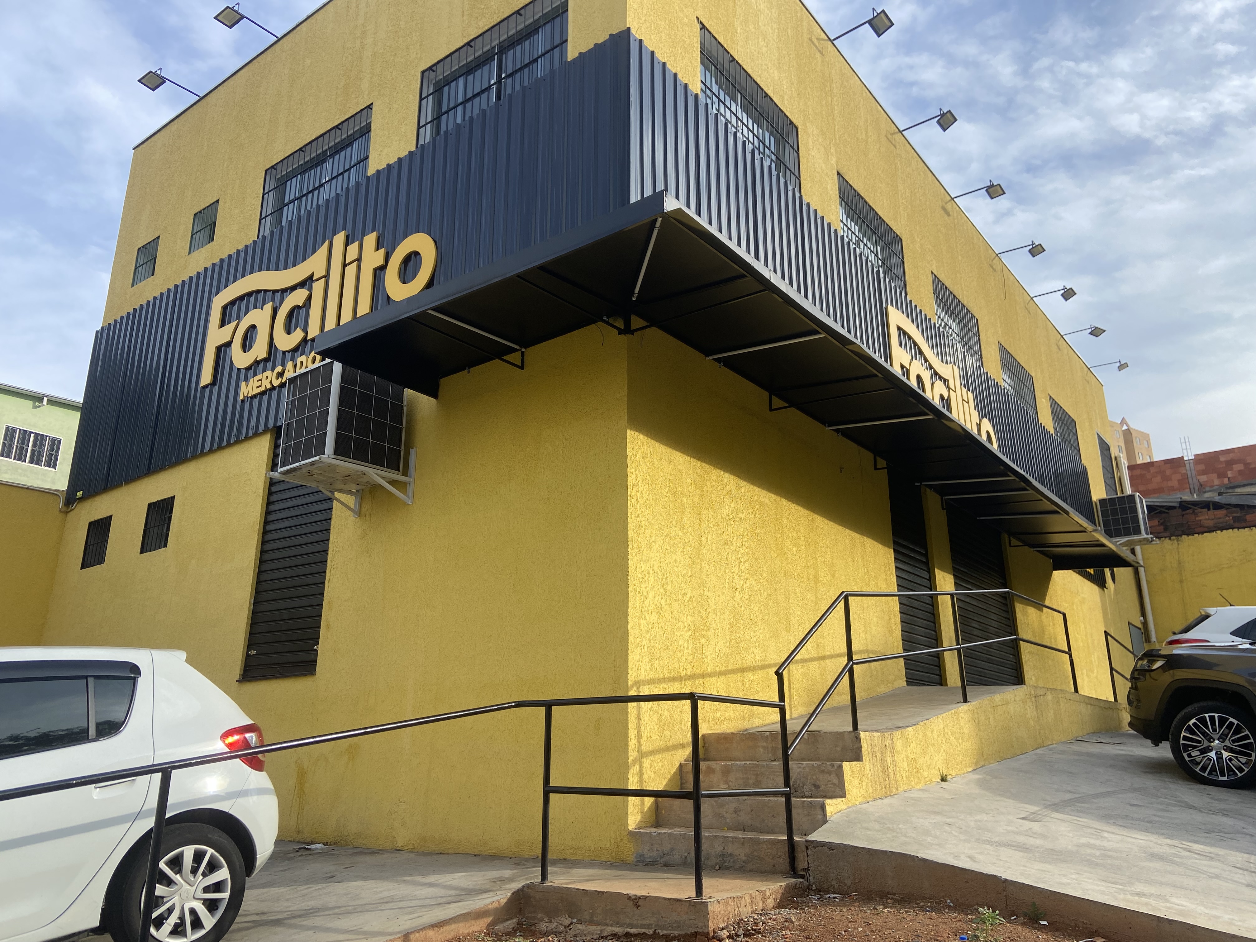 Imagem Vaga de Garagem à Venda ou Locação, 328 m²em São Pedro - Osasco