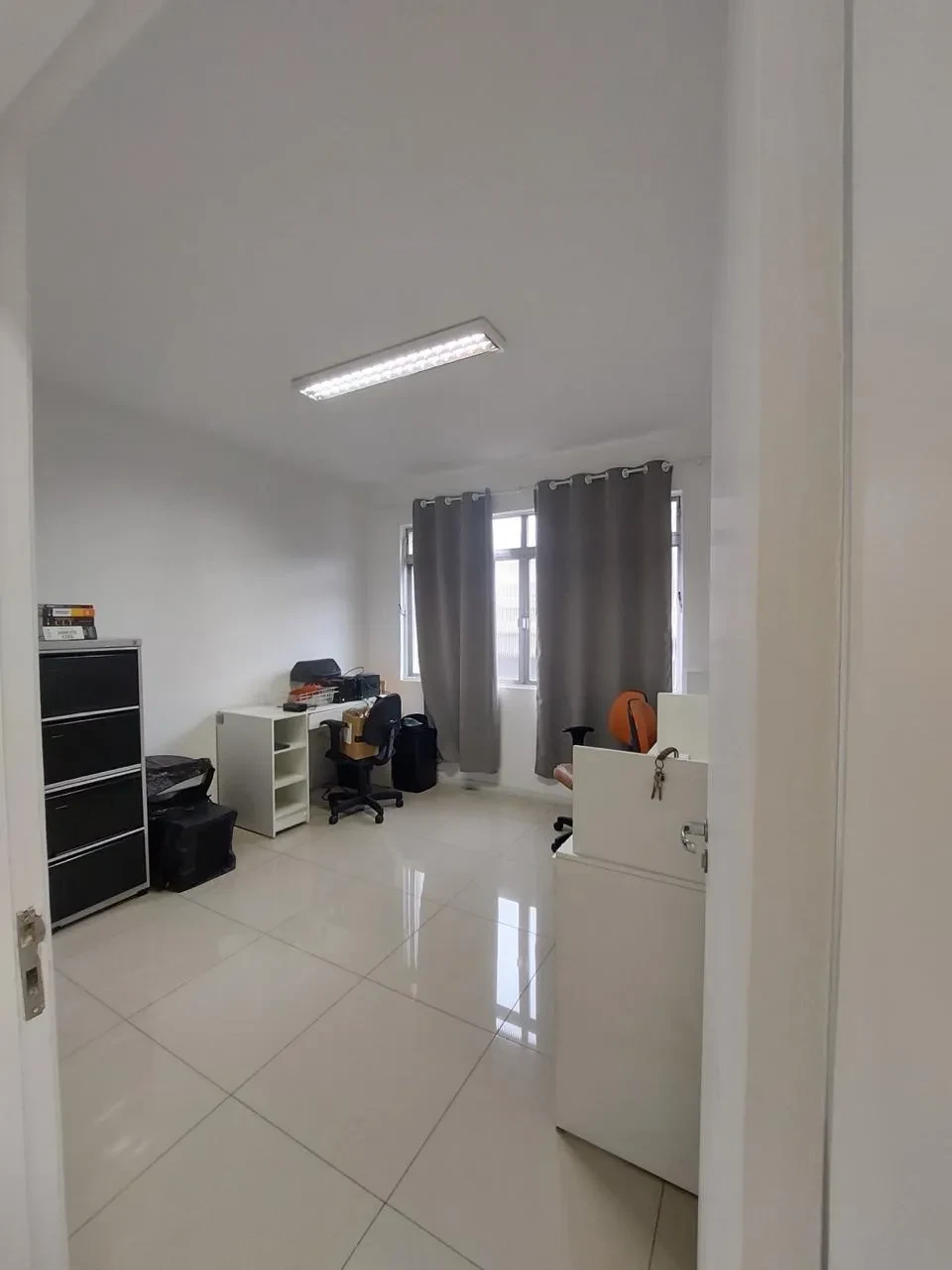 Sala Comercial à Venda, 90 m² em Centro - Santos