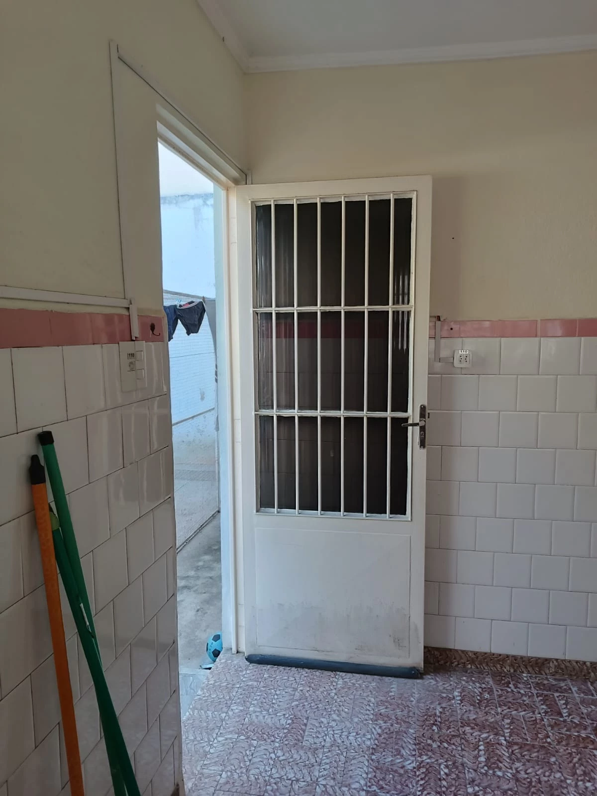 Imagem Casa com 2 Quartos à Venda, 230 m² em Jardim Fernandes - São Paulo