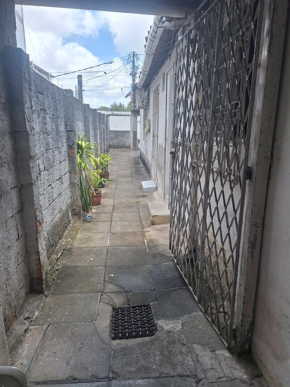 Imagem Casa com 3 Quartos à Venda, 410 m² em Zumbi - Recife