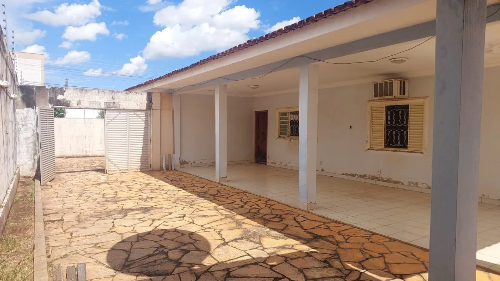 Imagem Casa com 3 Quartos para Alugar, 250 m² em Jardim das Américas - Cuiabá