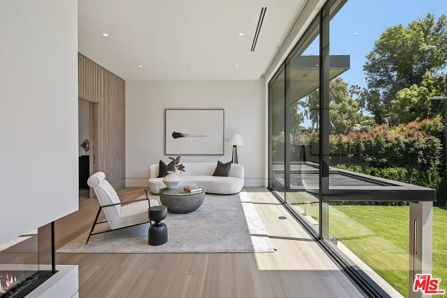 Foto do imóvel: Casa de Condomínio com 7 Quartos à Venda, 982 m²em Alphaville Residencial Um - Barueri