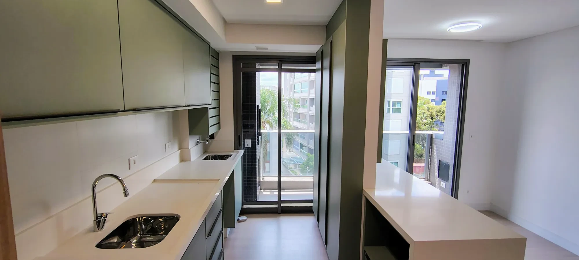 Imagem Apartamento com 2 Quartos à Venda ou Locação, 59 m² em Centro - Curitiba