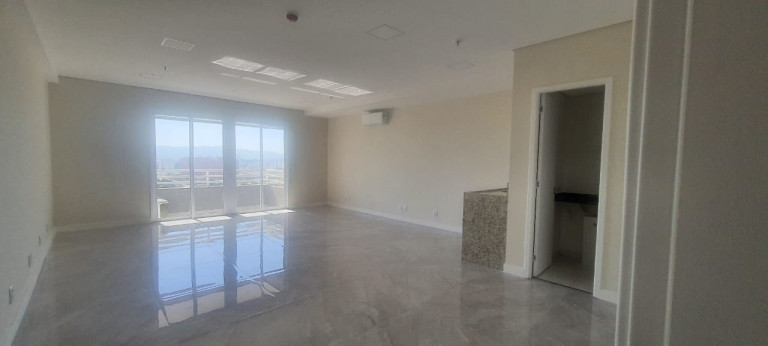 Sala Comercial à Venda ou Locação,  em Várzea da Barra Funda - São Paulo