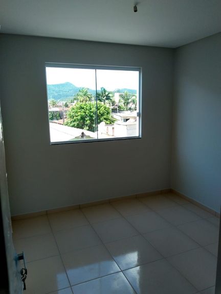 Sobrado com 2 Quartos à Venda, 65 m² em Lídia Duarte - Camboriú