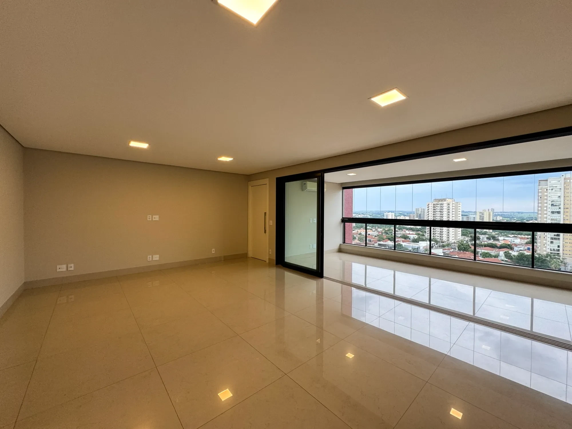 Imagem Apartamento com 3 Quartos para Alugar, 204 m² em Centro - Araçatuba