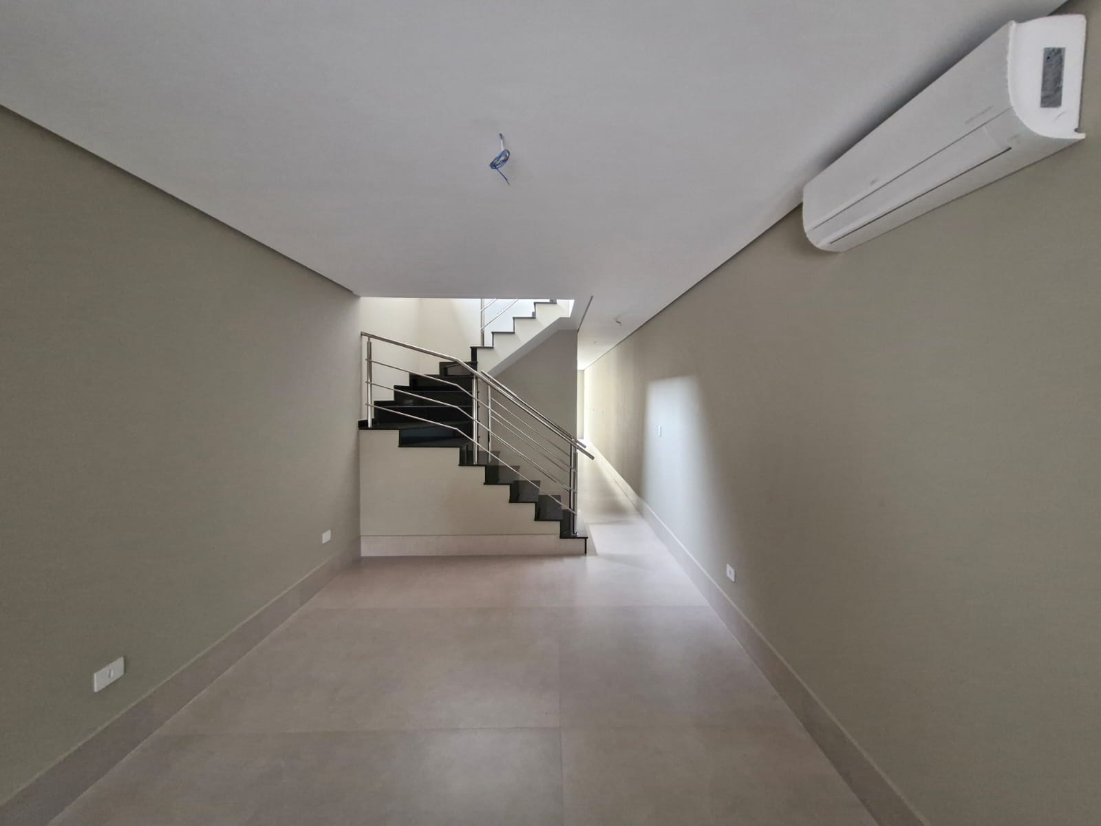 Imagem Sobrado com 4 Quartos à Venda, 189 m²em Parque São Domingos - São Paulo