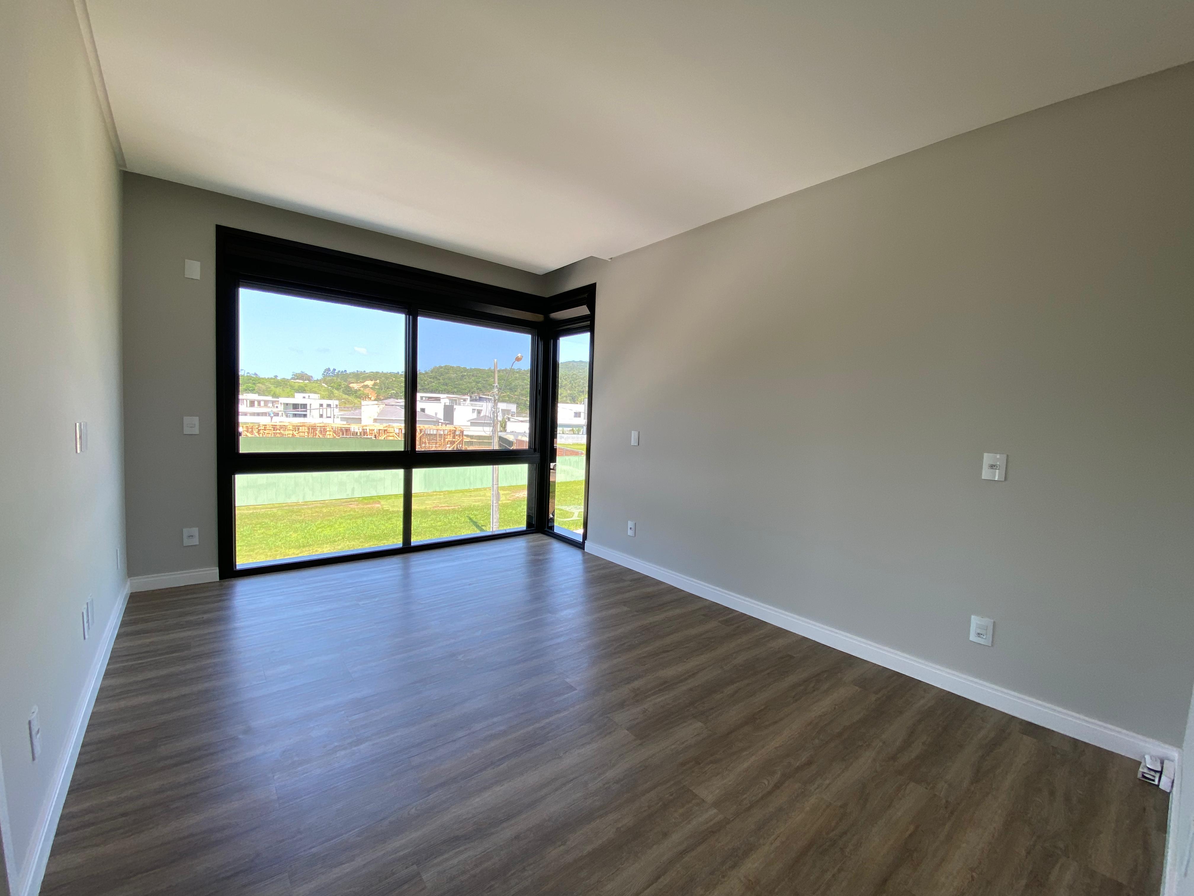 Imagem Casa com 4 Quartos à Venda, 370 m²em Santa Regina - Camboriú