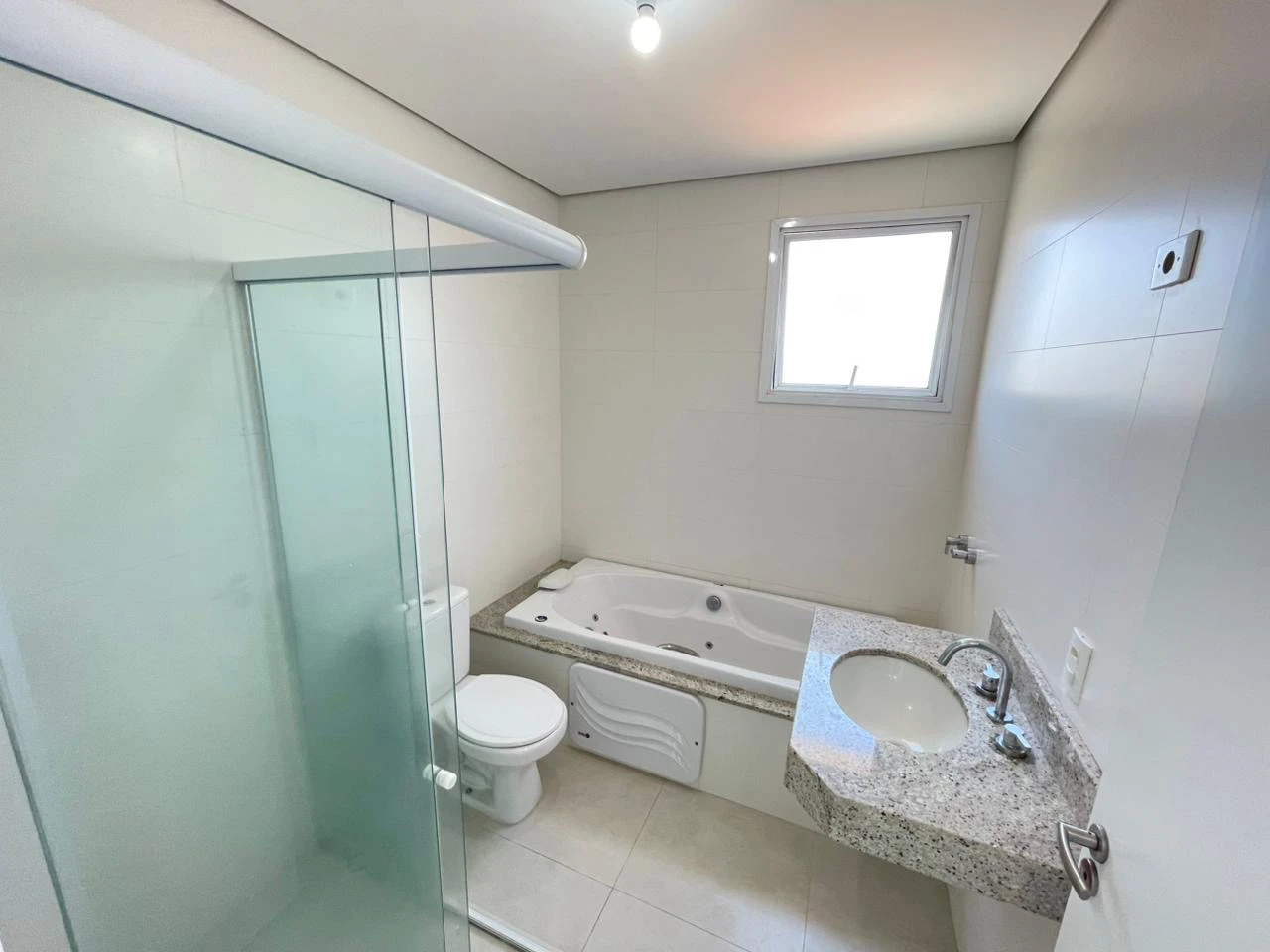 Imagem Apartamento com 3 Quartos à Venda, 130 metros em Parque Balneário Poiares - Caraguatatuba