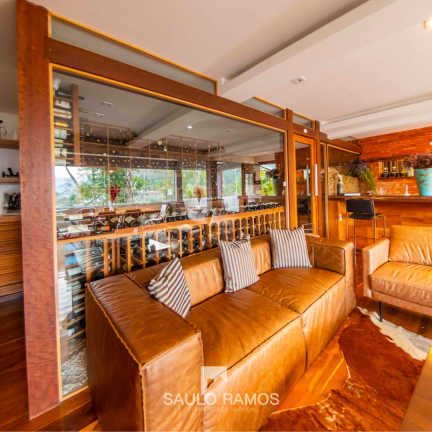Casa de Condomínio com 8 Quartos à Venda, 430 m² em Itaipava - Petrópolis