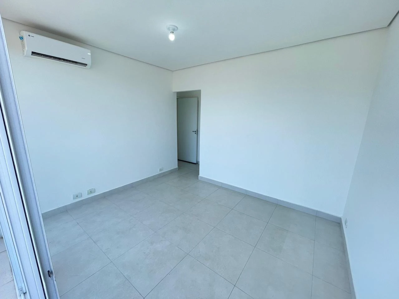 Imagem Apartamento com 3 Quartos à Venda, 130 metros em Parque Balneário Poiares - Caraguatatuba