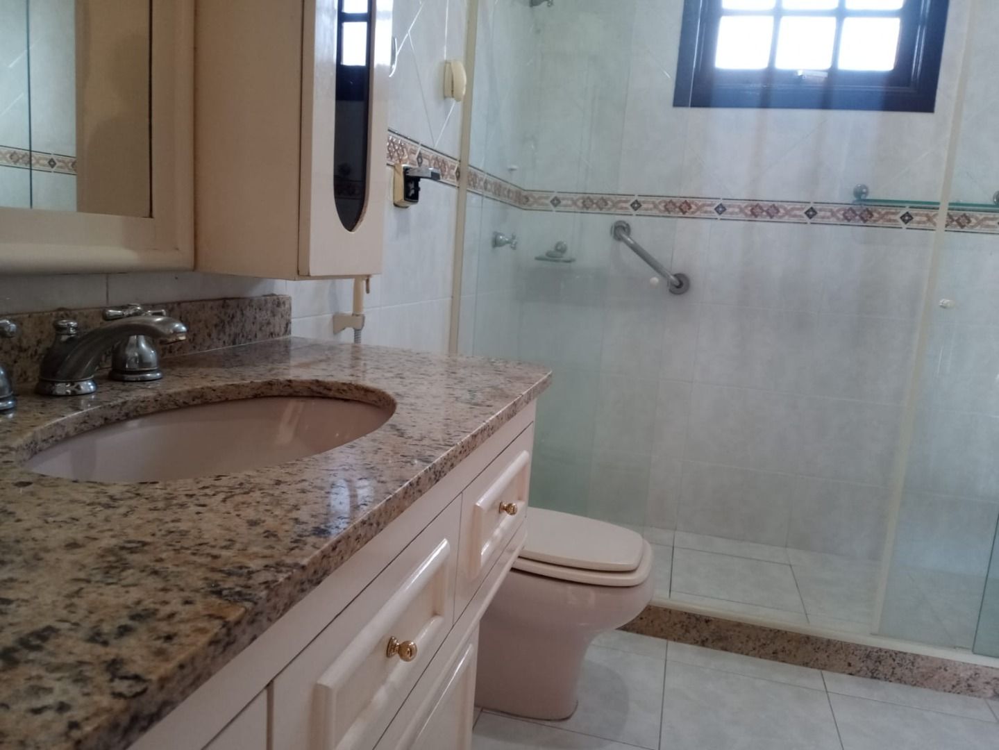 Imagem Casa com 3 Quartos à Venda, 360 m²em Piratininga - Niterói
