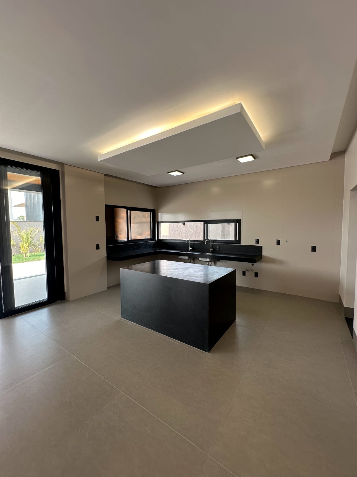 Imagem Casa de Condomínio com 4 Quartos à Venda, 288 m² em Jardins França - Goiânia