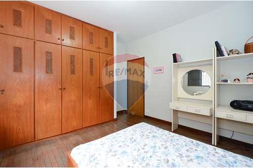 Imagem Sobrado com 3 Quartos à Venda, 351 m²em Jardim Esplanada II - São José dos Campos