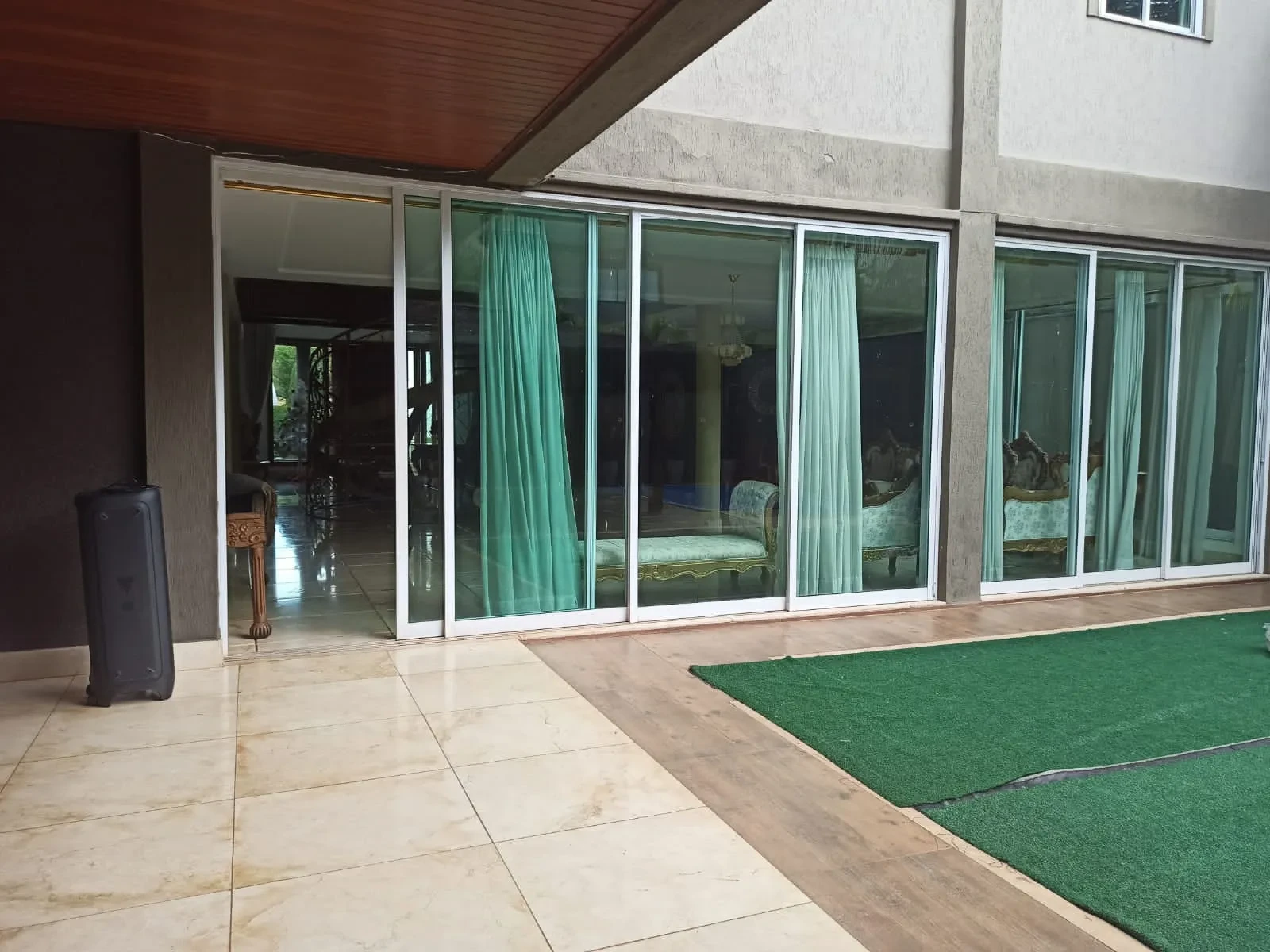 Imagem Casa de Condomínio com 5 Quartos para Alugar, 600 m² em Jardins Paris - Goiânia