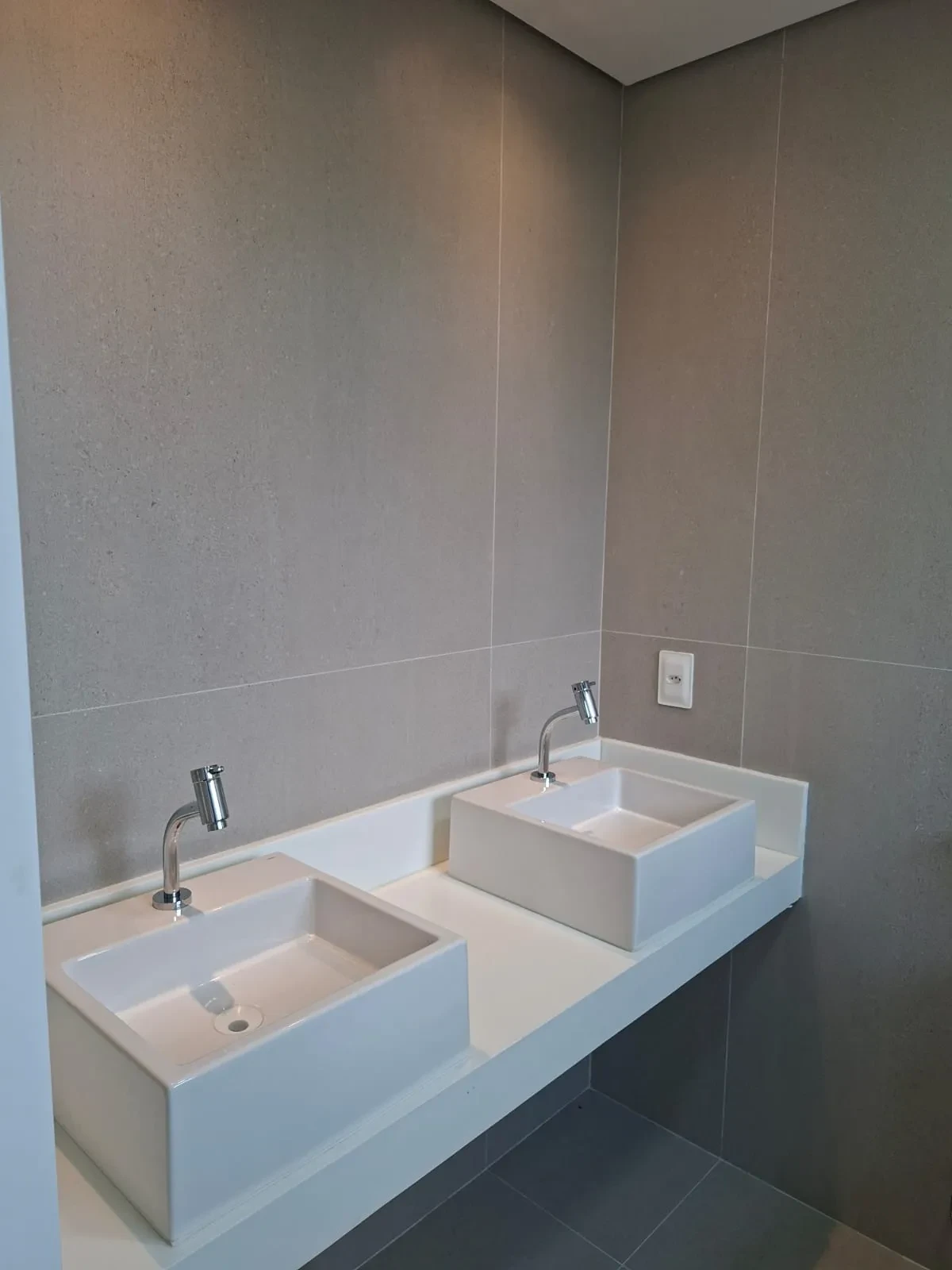 Imagem Casa de Condomínio com 3 Quartos à Venda, 143 m² em Cidade Alpha - Eusébio