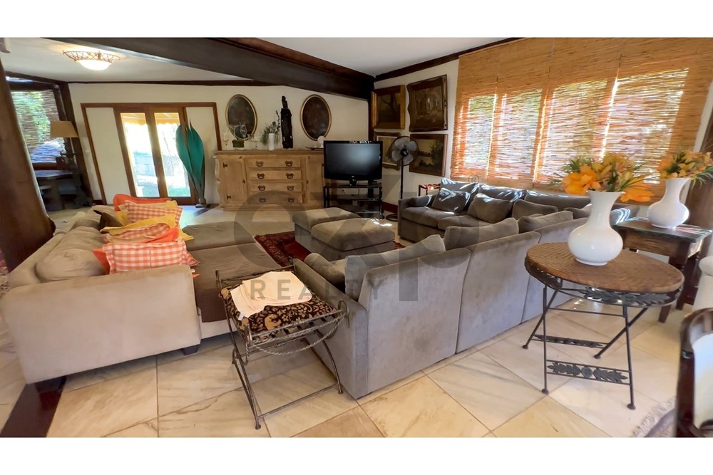 Foto do imóvel: Casa de Condomínio com 5 Quartos à Venda, 290 m² em Cuiabá - Petrópolis