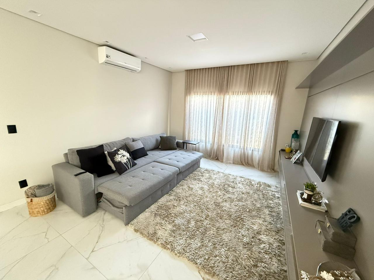 Casa de Condomínio com 3 Quartos à Venda, 180 m² em Residencial Villa de León - Piratininga