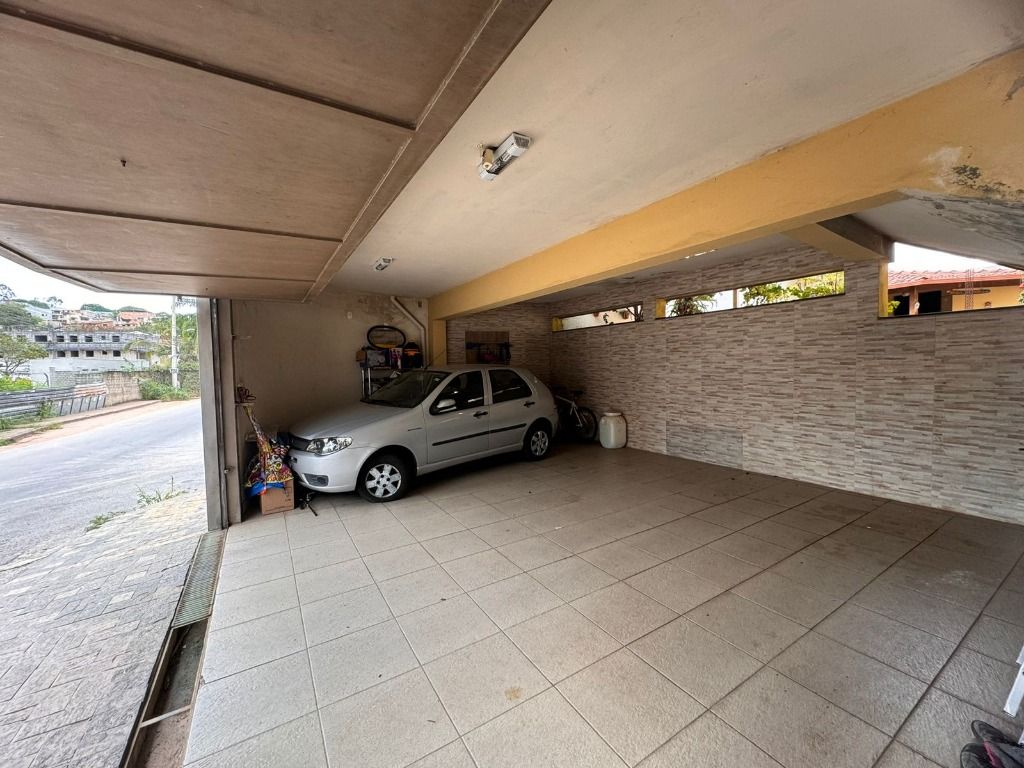 Imagem Casa com 4 Quartos à Venda, 249 m² em Tijuca - Contagem