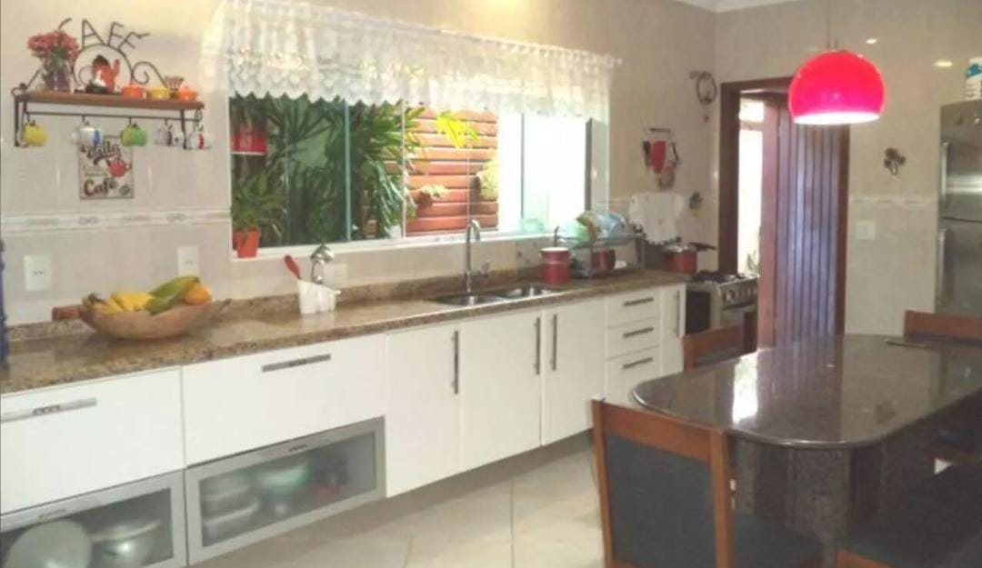 Foto do imóvel: Casa com 4 Quartos à Venda, 330 m² em Vila Petrópolis - Atibaia