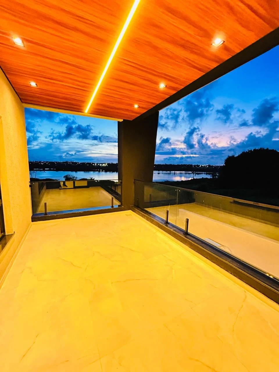 Foto do imóvel: Casa de Condomínio com 5 Quartos à Venda, 400 m² em Coaçu - Fortaleza