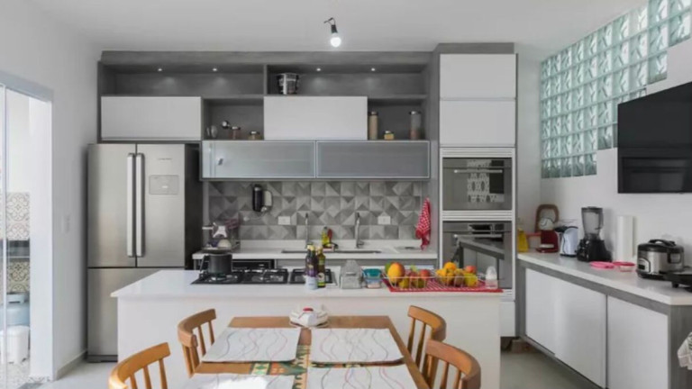 Imagem Sobrado com 3 Quartos à Venda,  em Vila Firmiano Pinto - São Paulo