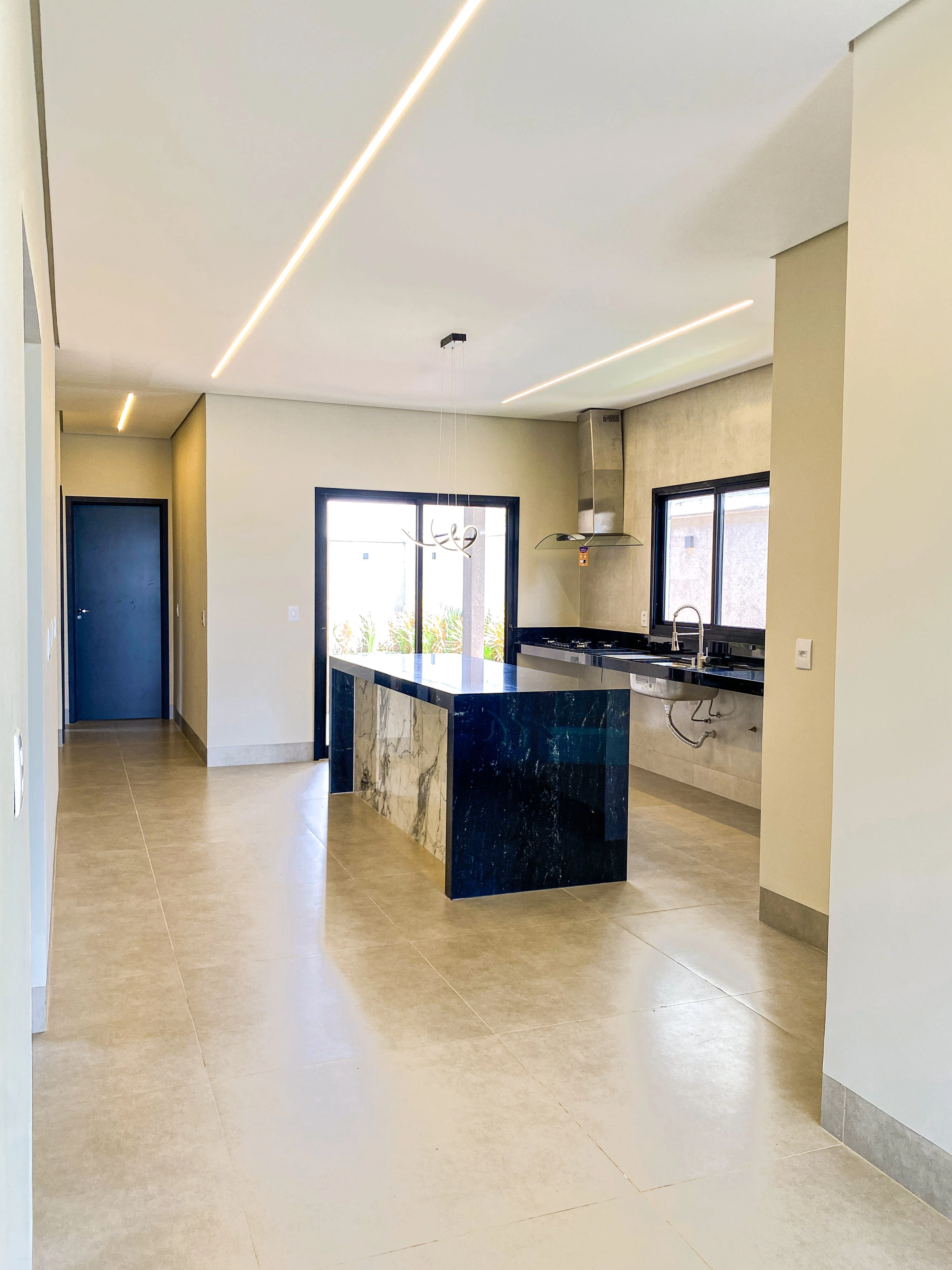 Imagem Casa de Condomínio com 4 Quartos à Venda, 180 m² em Terras Alpha Residencial 1 - Senador Canedo