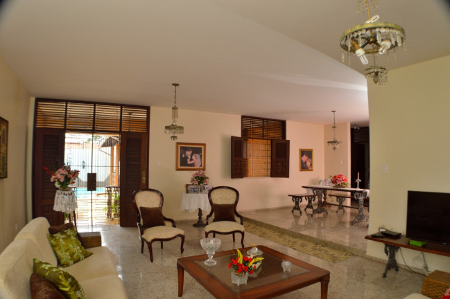 Imagem Casa com 5 Quartos à Venda, 600 m² em Calhau - São Luís