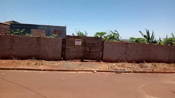 Imagem Terreno à Venda, 400 metros em Pitangueiras - Pitangueiras