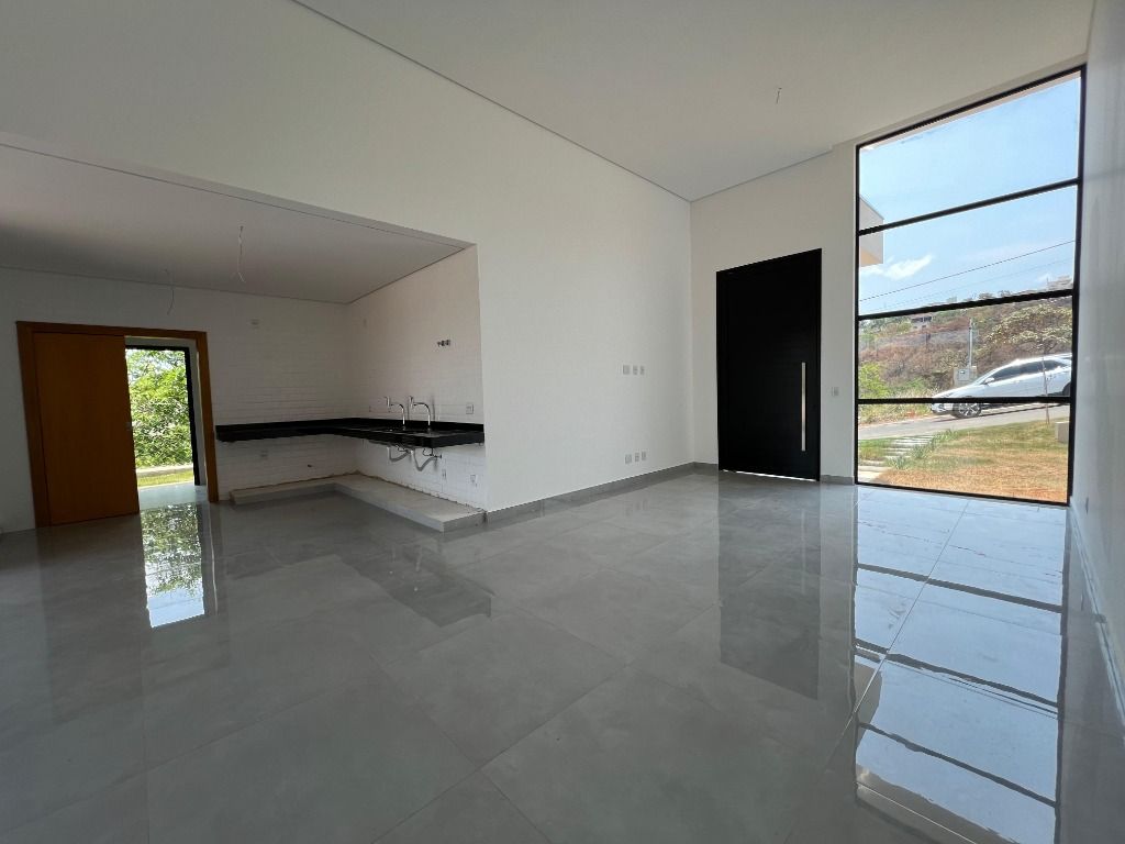 Imagem Casa de Condomínio com 4 Quartos à Venda, 200 m² em  - 