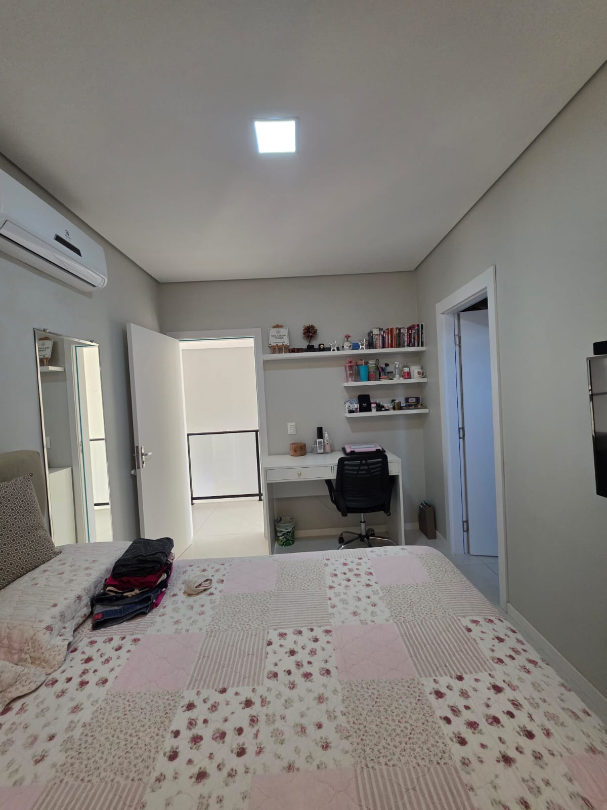 Imagem Casa de Condomínio com 4 Quartos à Venda, 190 metros em Cidade Alpha - Eusébio