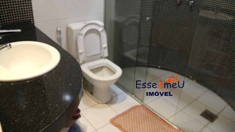Imagem Casa de Condomínio com 4 Quartos à Venda, 295 m² em Jardins Madri - Goiânia