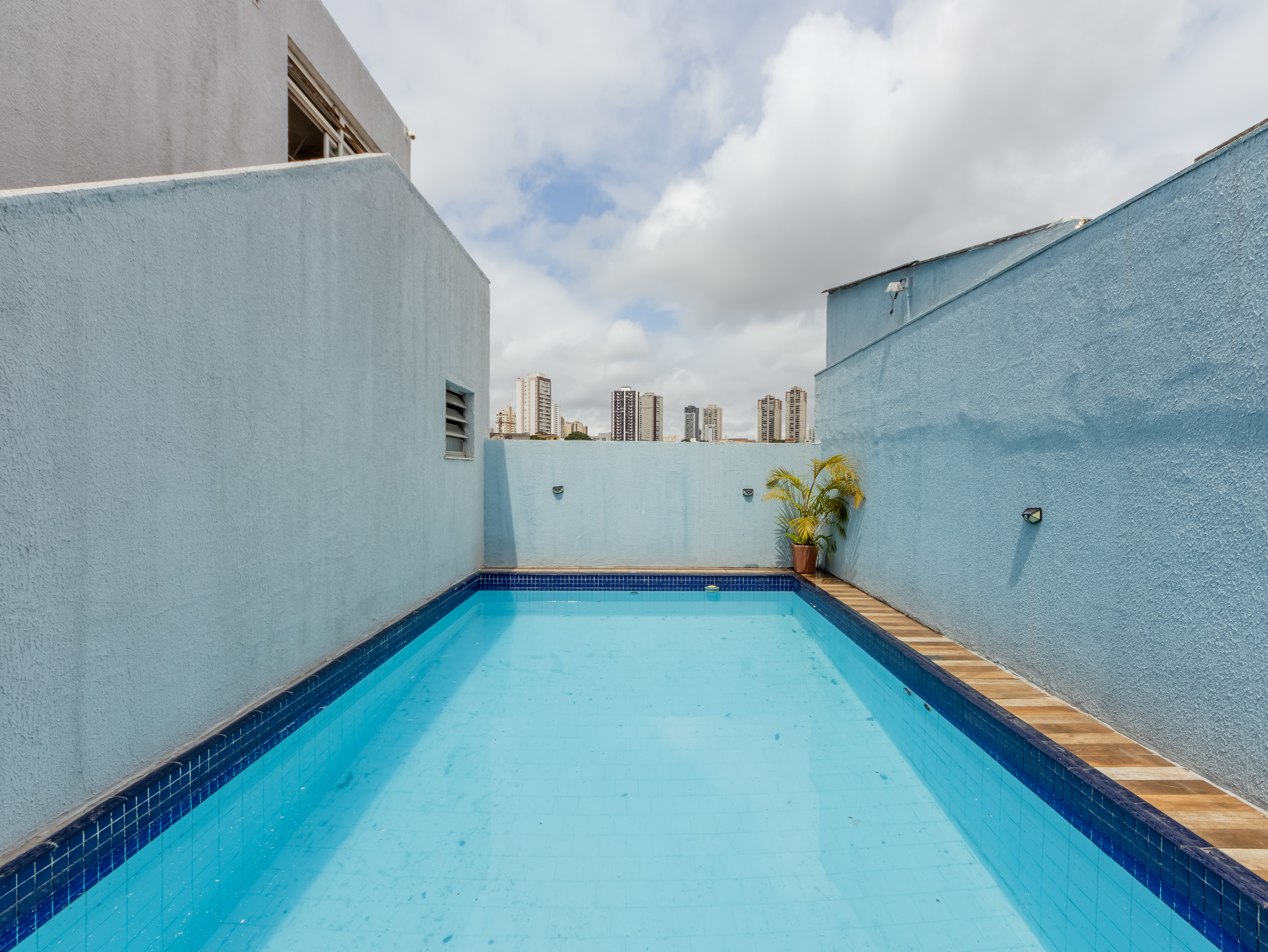 Foto do imóvel: Sobrado com 3 Quartos à Venda, 300 m² em Vila Lúcia Elvira - São Paulo