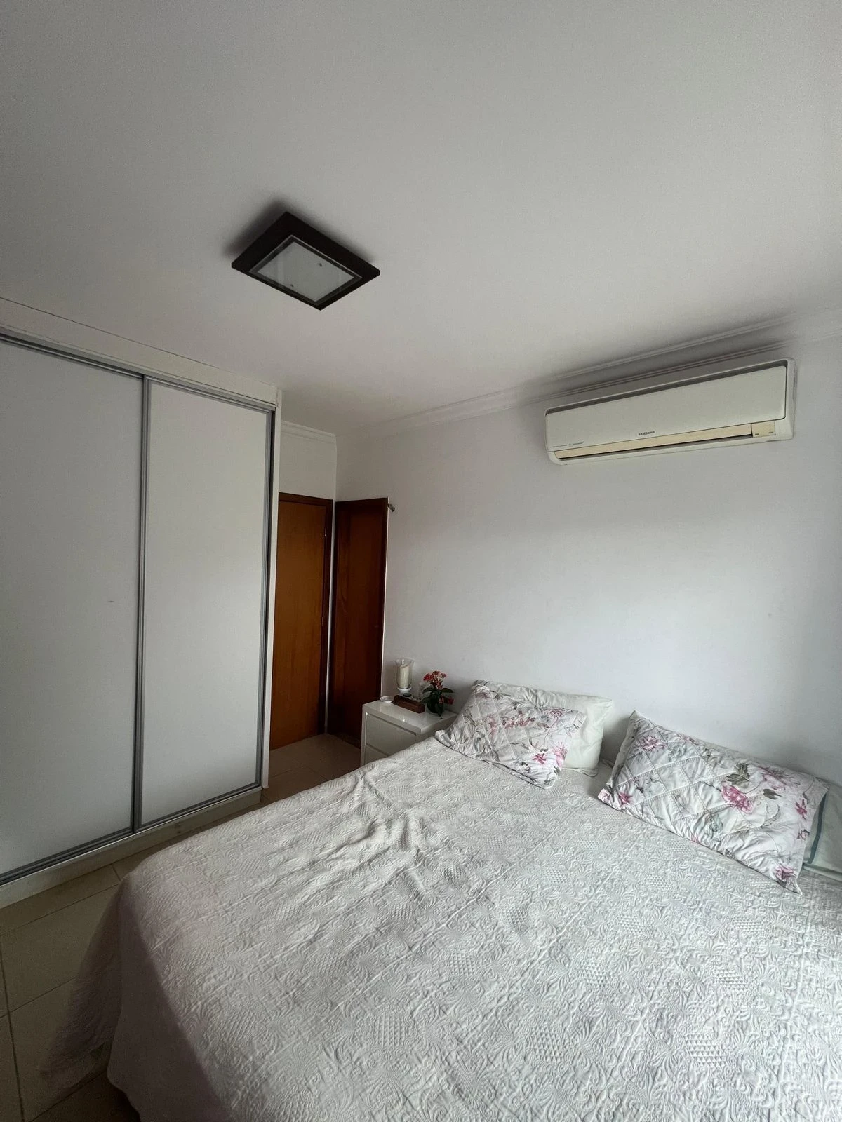 Imagem Sobrado com 4 Quartos à Venda, 200 m² em Jardim Atlântico - Goiânia