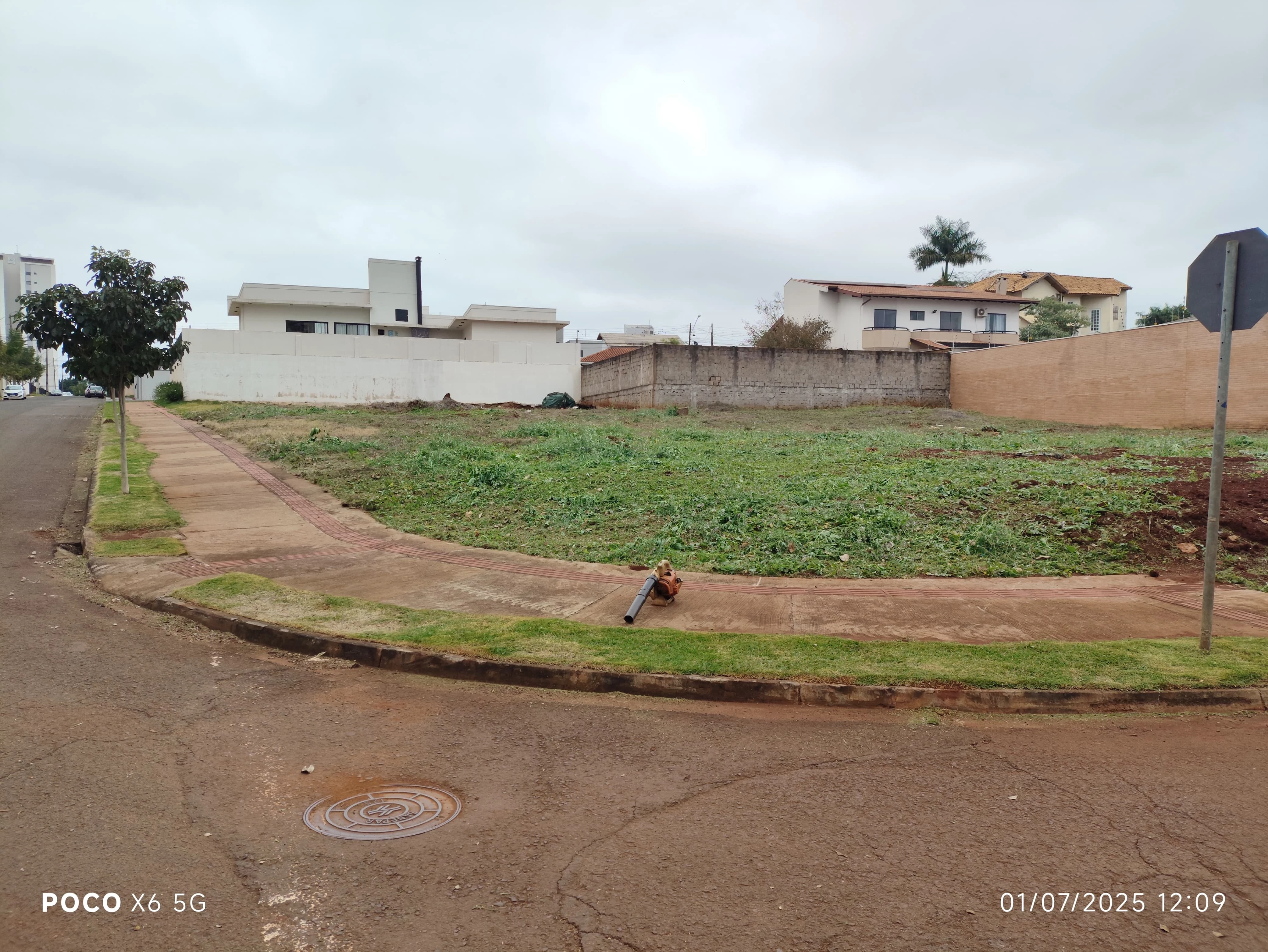 Foto do imóvel: Terreno à Venda, 1091 m² em Parque Residencial Alcântara - Londrina