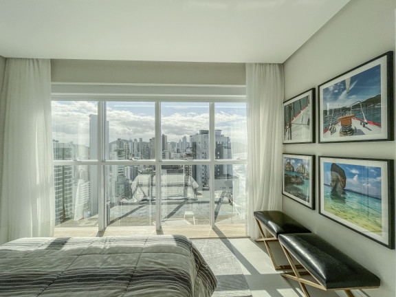 Imagem Cobertura com 3 Quartos à Venda, 273 m² em Centro - Balneário Camboriú